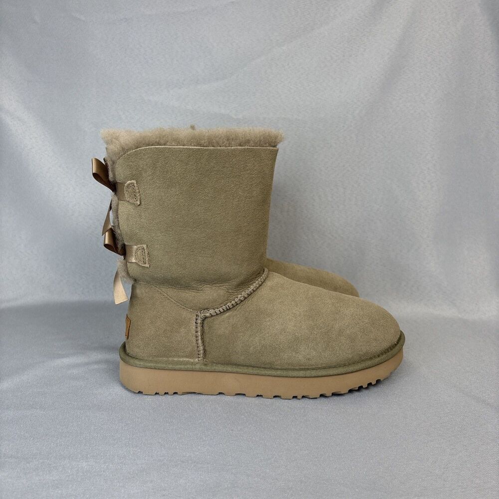 Womens UGG Boots Sz 9 Bailey Bow  Short ALP Antelope Green Suede Boho Festival - Picture 5 of 16